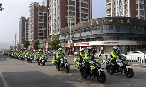 陆河交警铁骑队_看图王.jpg